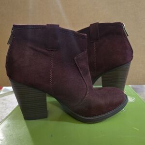 Women's Burgundy Suede Block Heel Ankle Boots